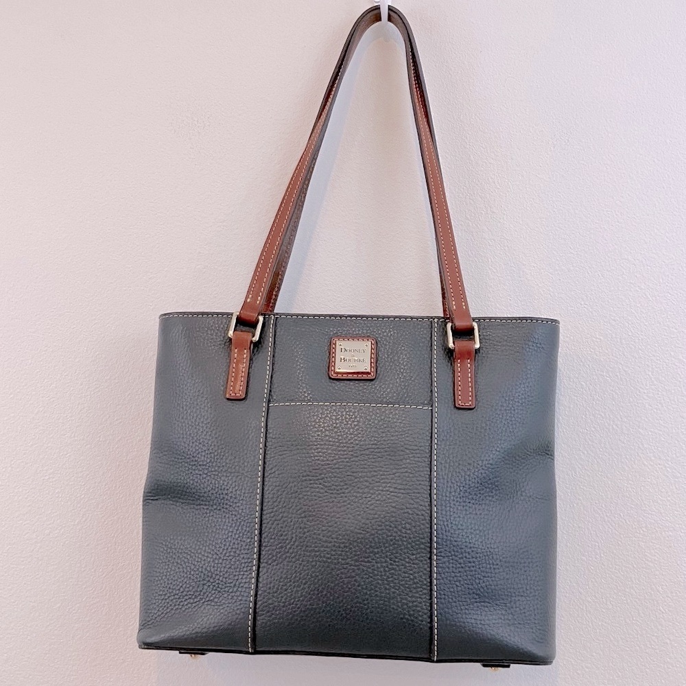 Dooney & Bourke | Pebbled Gray Shoulder Bag